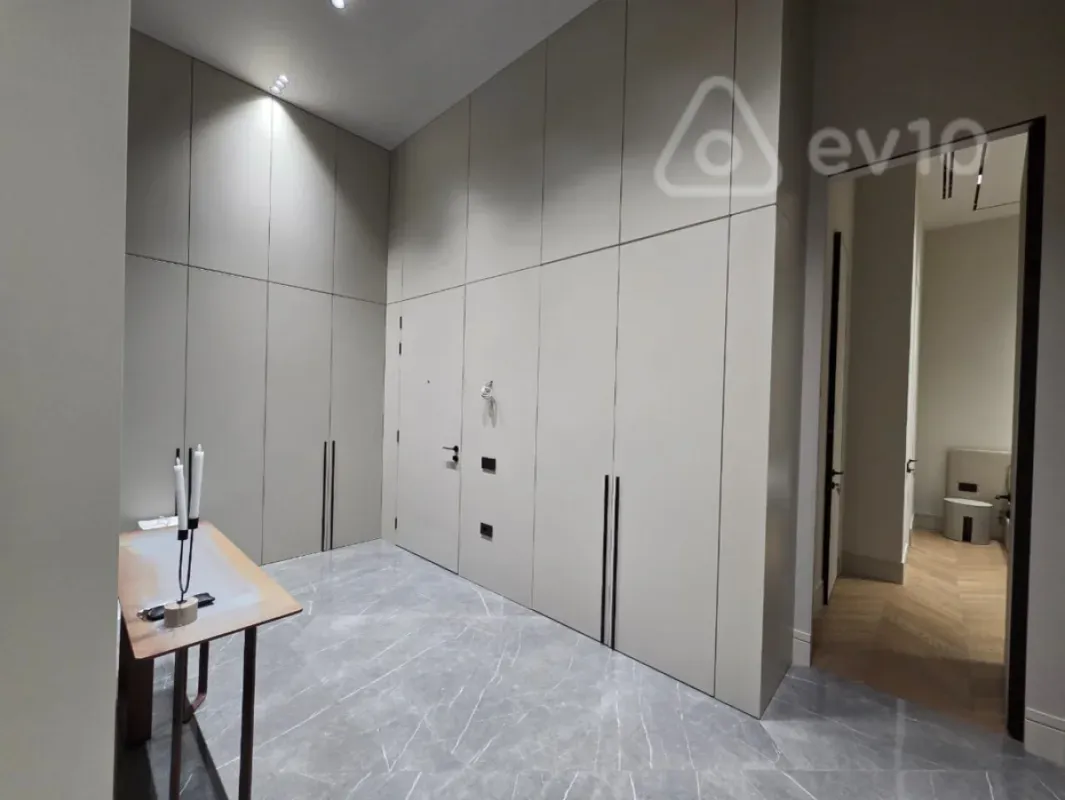 Kirayə verilir 3 otaqlı yeni tikili 110 m²