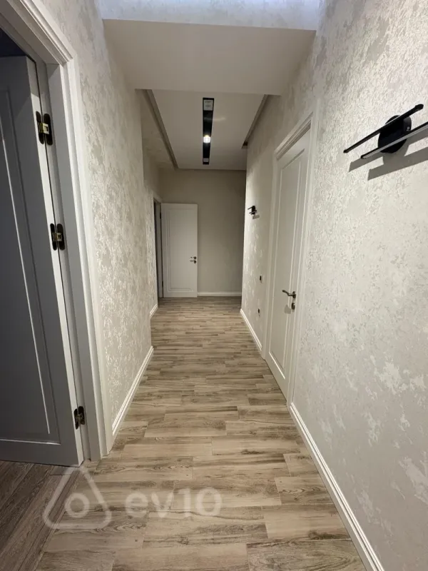 Kirayə verilir 3 otaqlı yeni tikili 110 m²