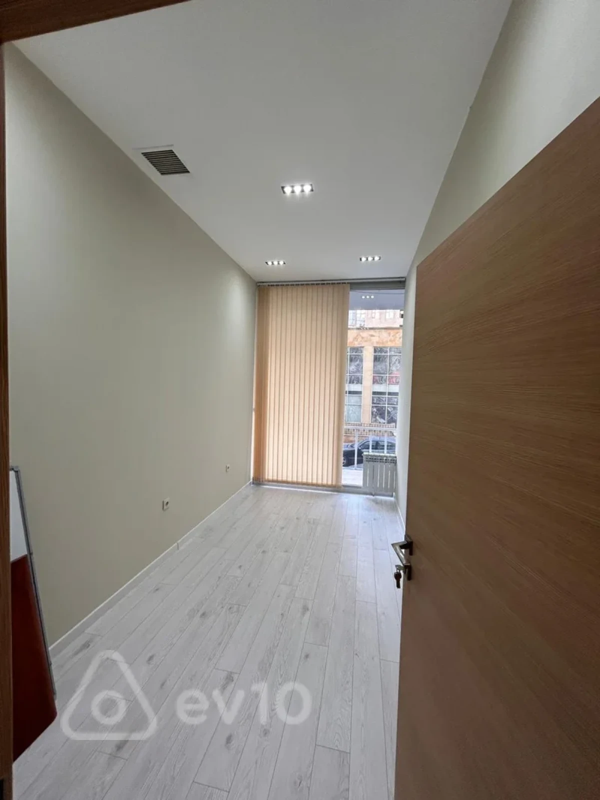 Kirayə verilir 3 otaqlı ofis 60 m²