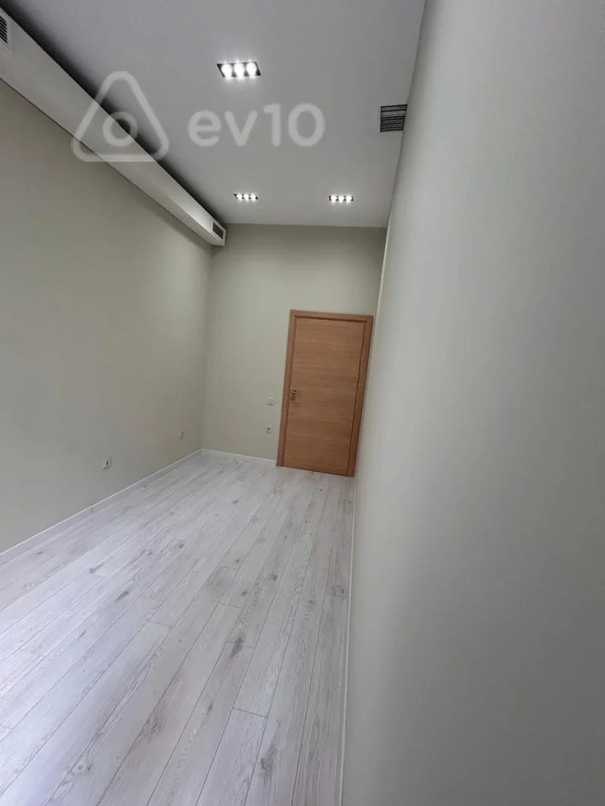 Kirayə verilir 3 otaqlı ofis 60 m²