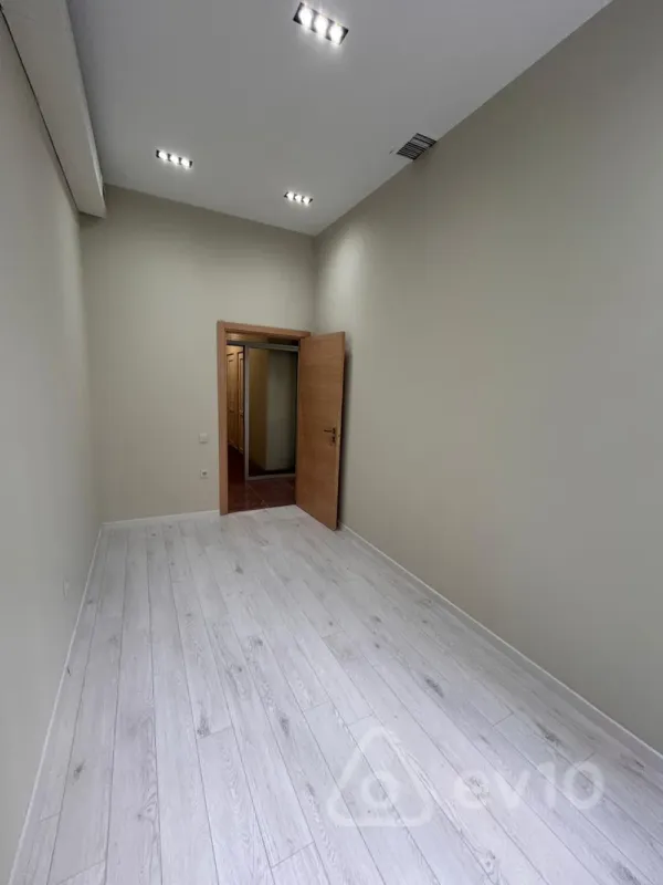 Kirayə verilir 3 otaqlı ofis 60 m²