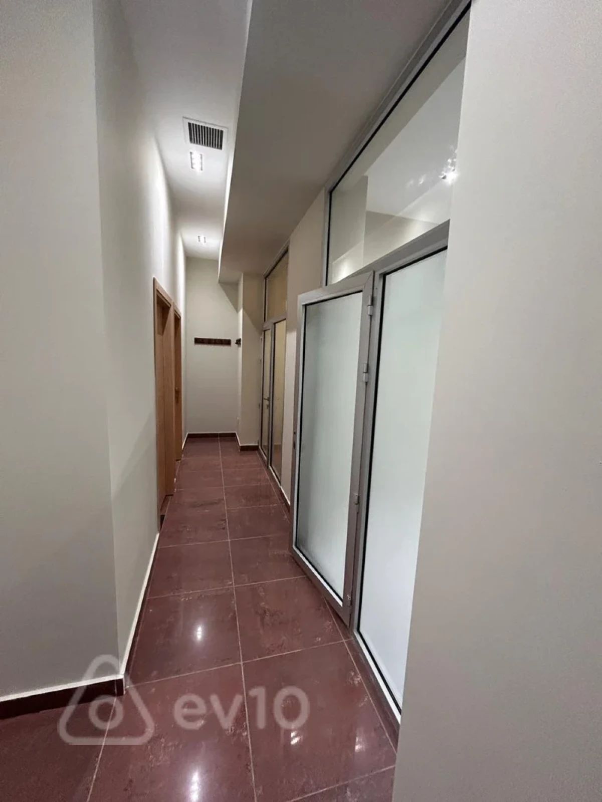 Kirayə verilir 3 otaqlı ofis 60 m²