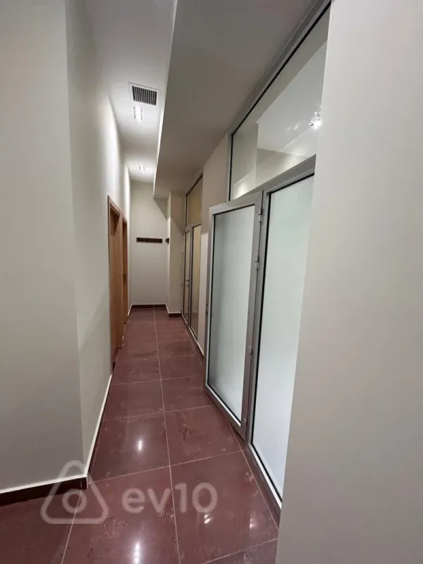 Kirayə verilir 3 otaqlı ofis 60 m²
