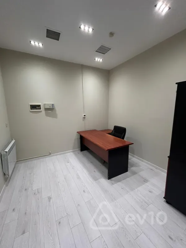 Kirayə verilir 3 otaqlı ofis 60 m²