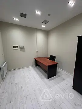 Kirayə verilir 3 otaqlı ofis 60 m²