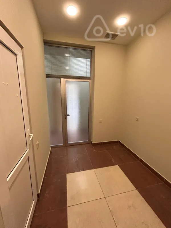 Kirayə verilir 3 otaqlı ofis 60 m²