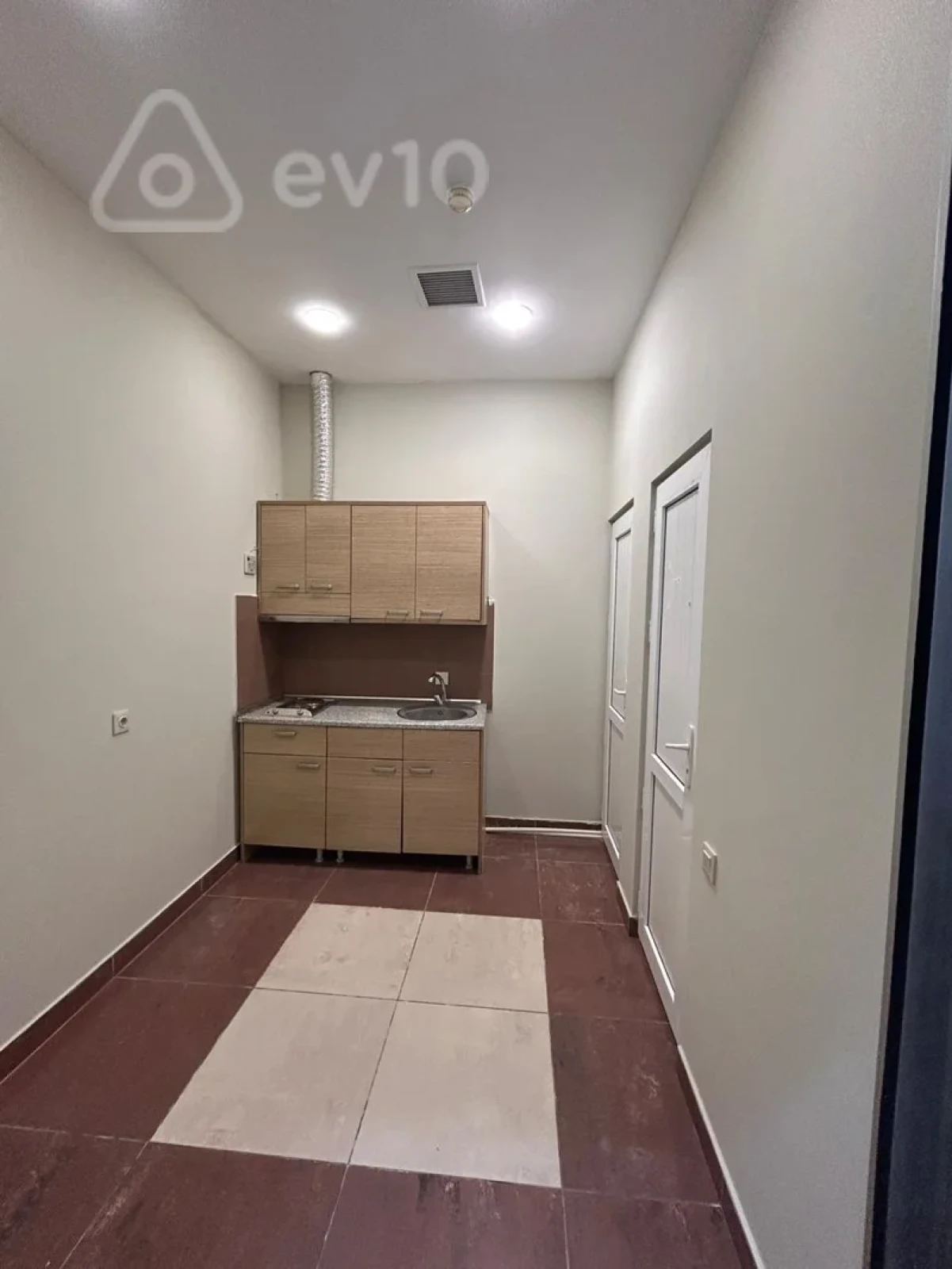 Kirayə verilir 3 otaqlı ofis 60 m²