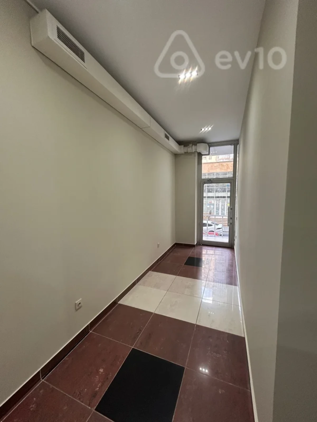 Kirayə verilir 3 otaqlı ofis 60 m²