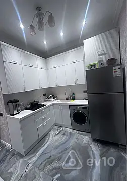 Kirayə verilir 2 otaqlı yeni tikili 70 m²