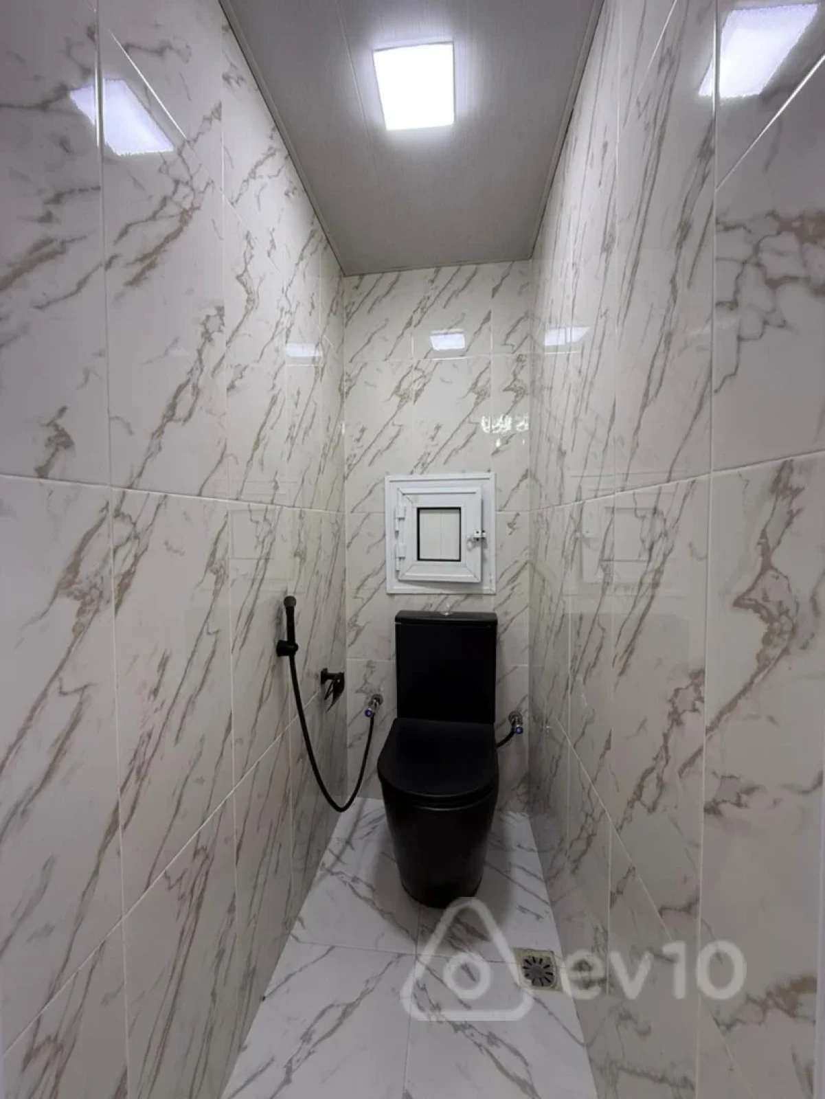 Satılır 3 otaqlı köhnə tikili 70 m²