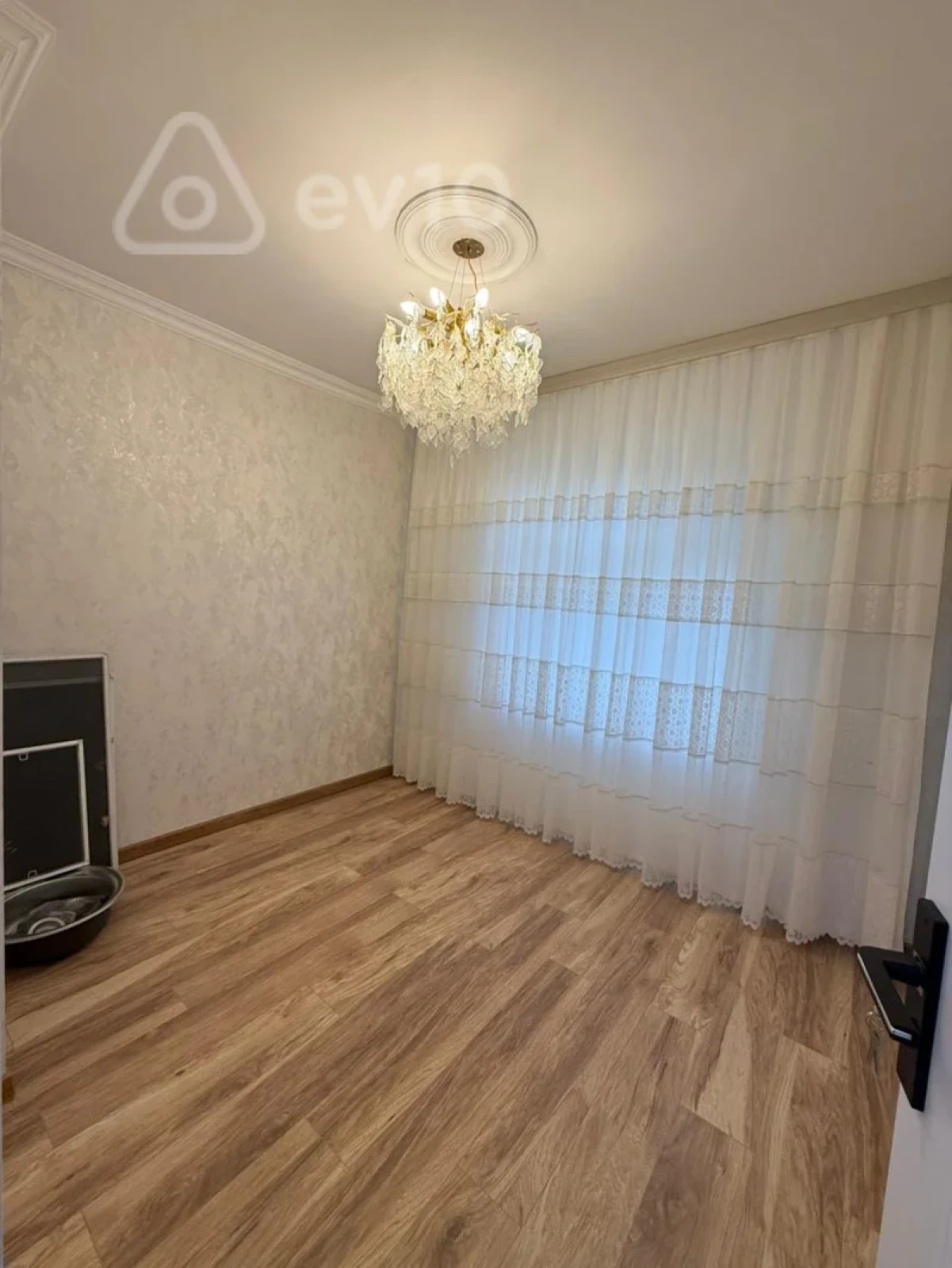 Satılır 3 otaqlı köhnə tikili 70 m²