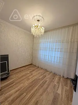 Satılır 3 otaqlı köhnə tikili 70 m²
