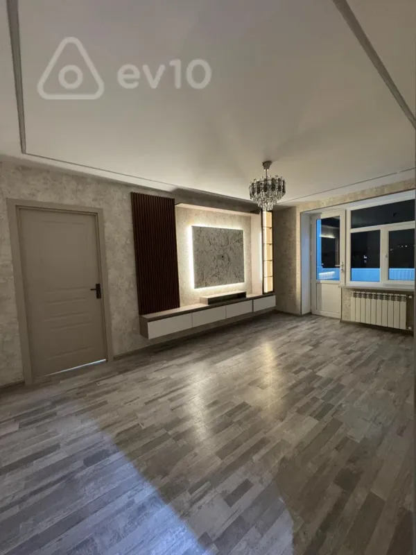 Satılır 2 otaqlı köhnə tikili 55 m²