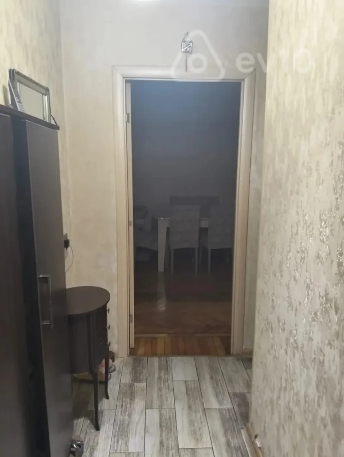 Satılır 2 otaqlı köhnə tikili 40 m²