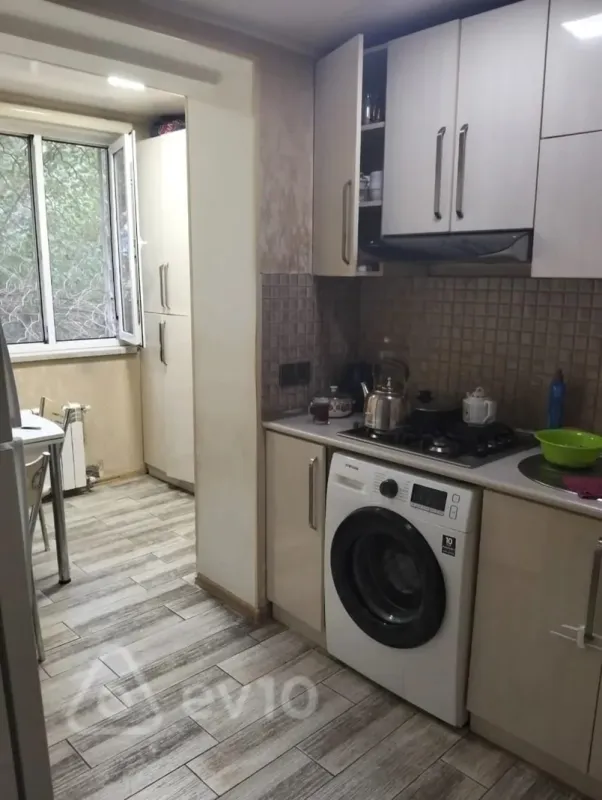 Satılır 2 otaqlı köhnə tikili 40 m²