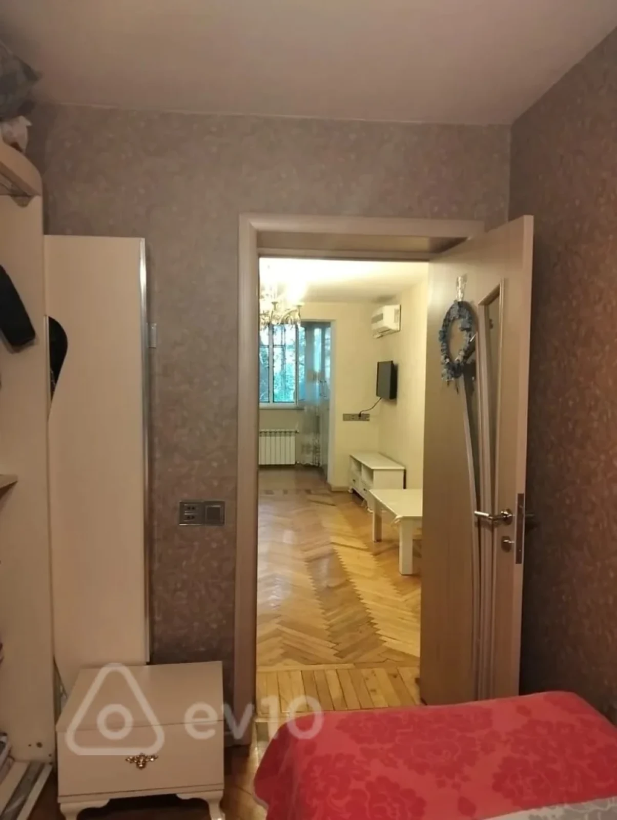 Satılır 2 otaqlı köhnə tikili 40 m²