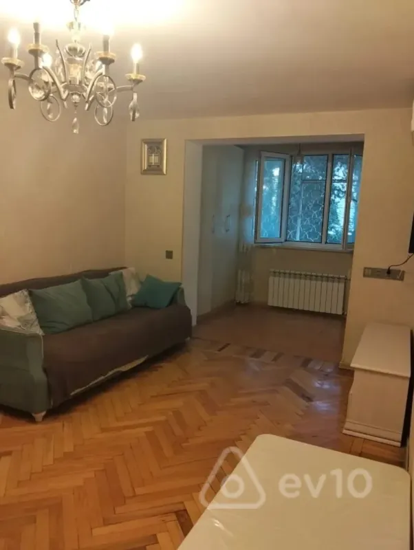 Satılır 2 otaqlı köhnə tikili 40 m²