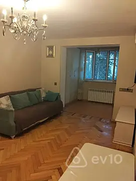 Satılır 2 otaqlı köhnə tikili 40 m²