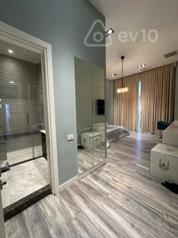 Kirayə verilir 3 otaqlı yeni tikili 150 m²