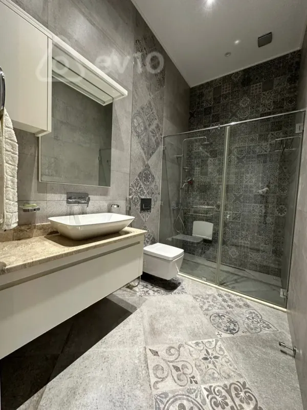 Kirayə verilir 3 otaqlı yeni tikili 150 m²