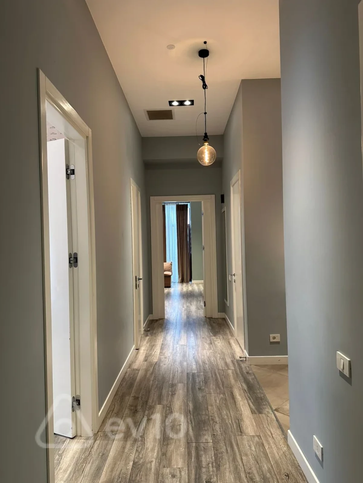 Kirayə verilir 3 otaqlı yeni tikili 150 m²