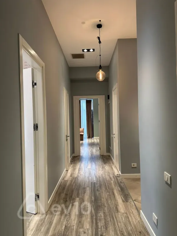 Kirayə verilir 3 otaqlı yeni tikili 150 m²