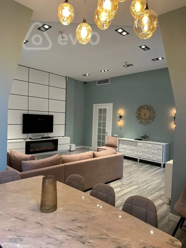 Kirayə verilir 3 otaqlı yeni tikili 150 m²