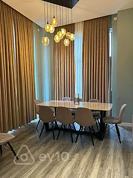 Kirayə verilir 3 otaqlı yeni tikili 150 m²