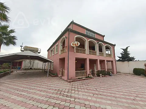 Satılır 5 otaqlı həyət evi 245 m²
