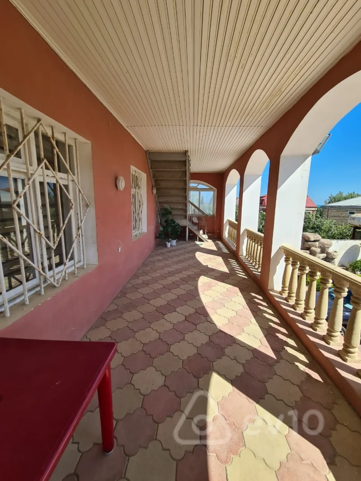 Satılır 5 otaqlı həyət evi 245 m²