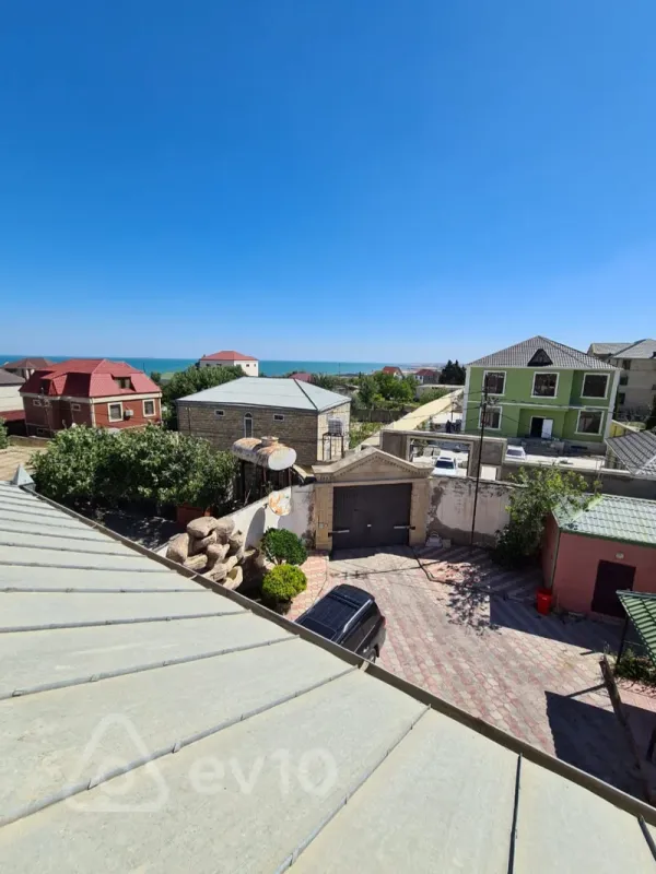 Satılır 5 otaqlı həyət evi 245 m²