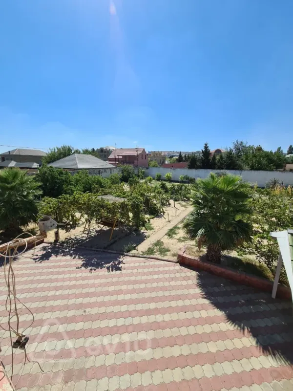 Satılır 5 otaqlı həyət evi 245 m²