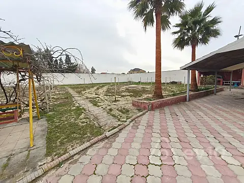 Satılır 5 otaqlı həyət evi 245 m²