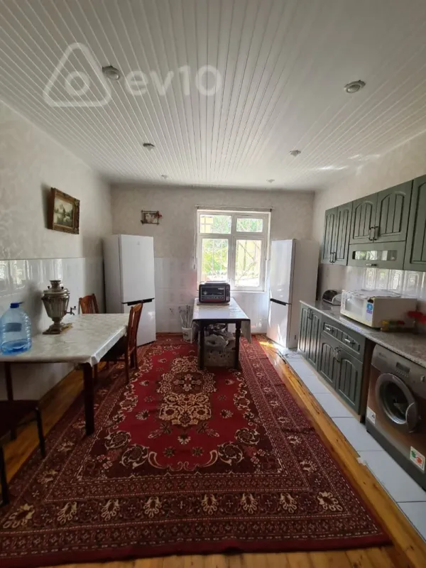 Satılır 5 otaqlı həyət evi 245 m²