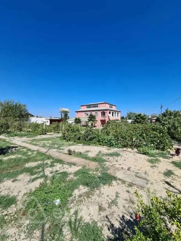 Satılır 5 otaqlı həyət evi 245 m²