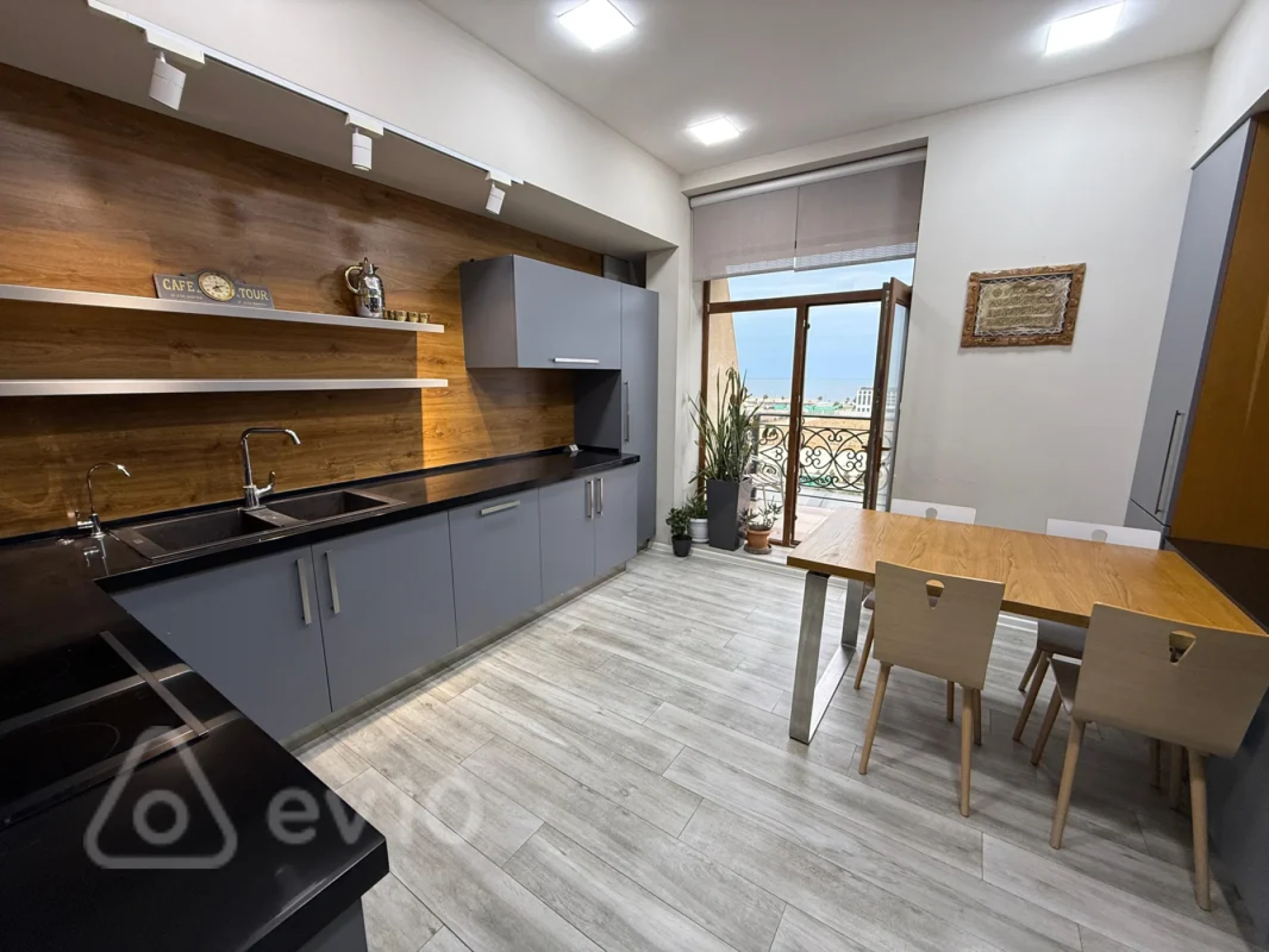 Kirayə verilir 4 otaqlı yeni tikili 190 m²