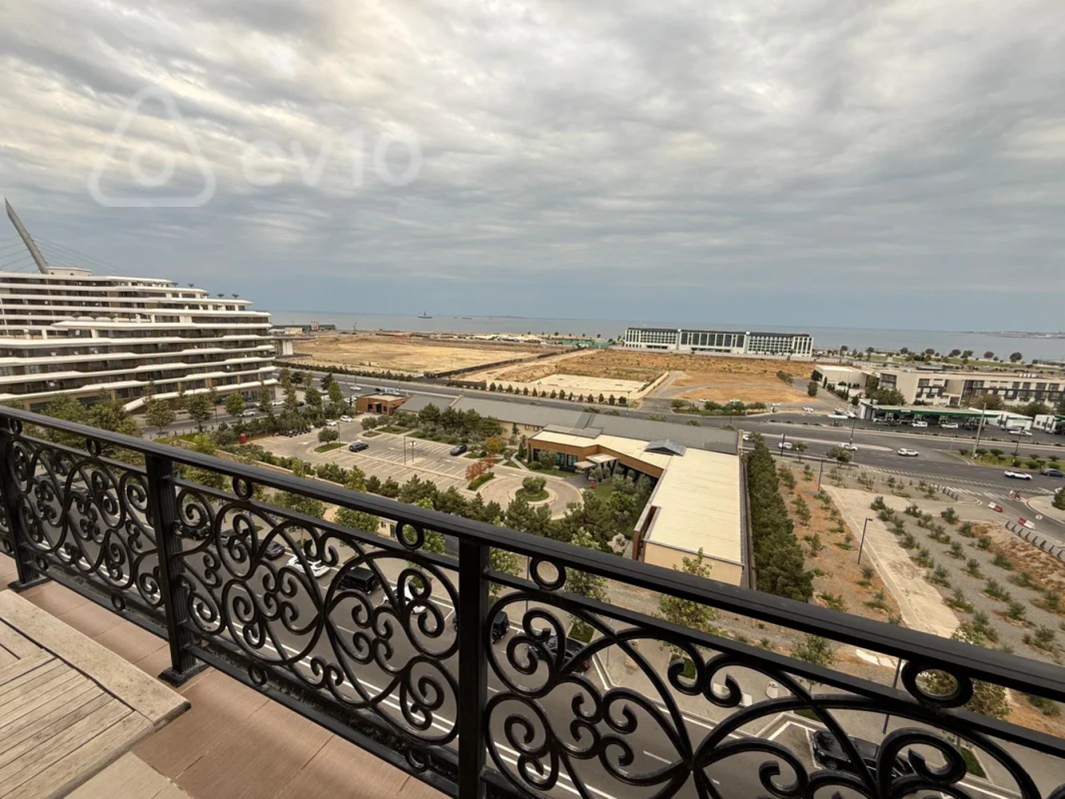 Kirayə verilir 4 otaqlı yeni tikili 190 m²