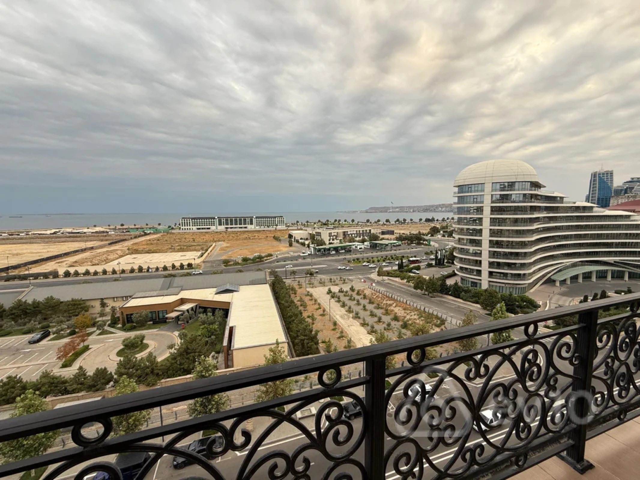 Kirayə verilir 4 otaqlı yeni tikili 190 m²