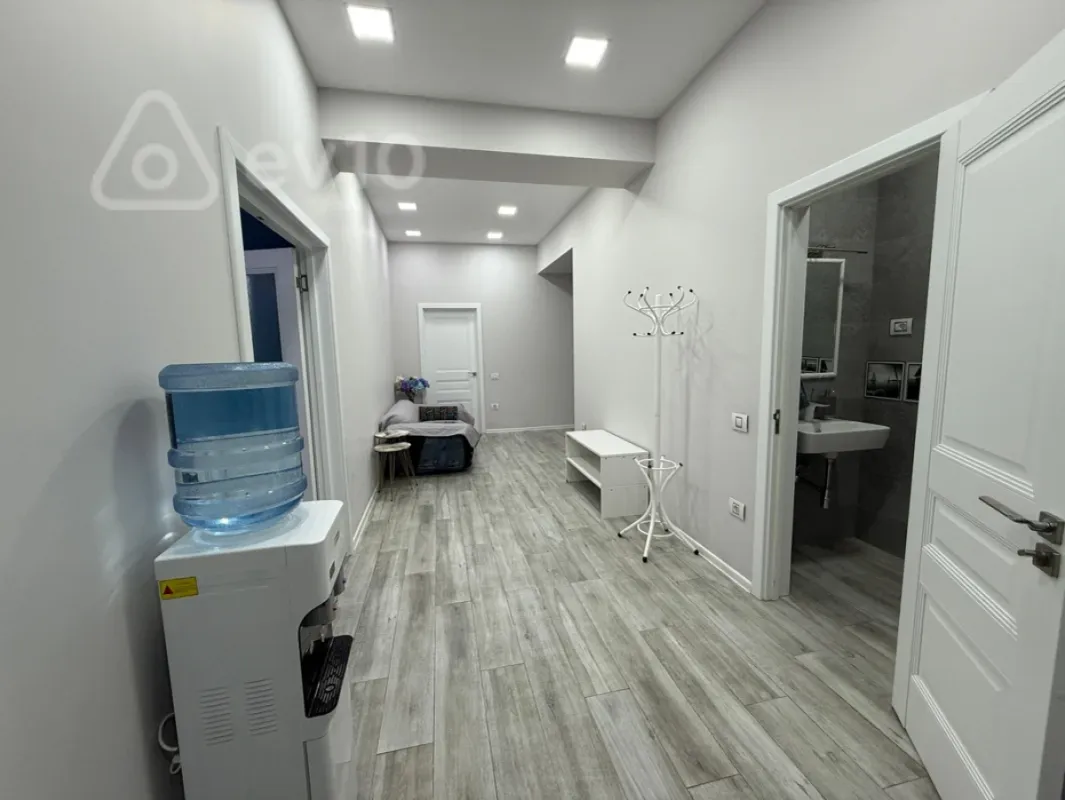 Kirayə verilir 4 otaqlı yeni tikili 190 m²
