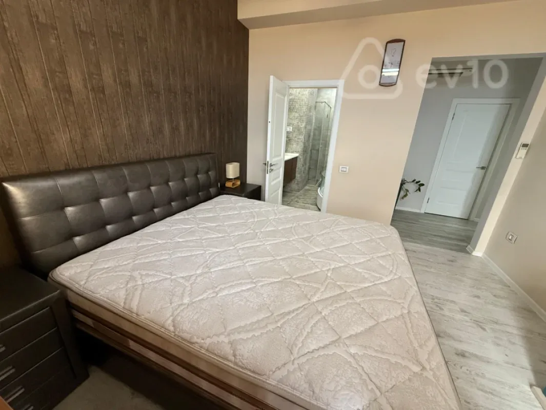 Kirayə verilir 4 otaqlı yeni tikili 190 m²