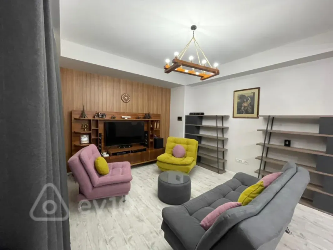 Kirayə verilir 4 otaqlı yeni tikili 190 m²
