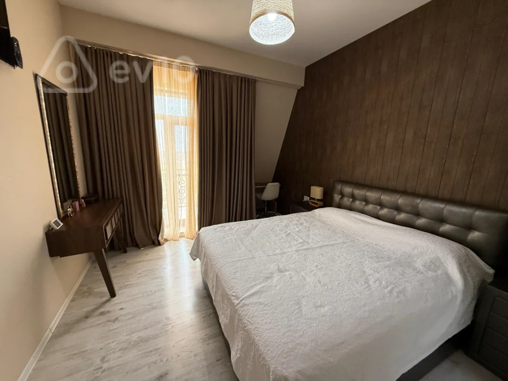 Kirayə verilir 4 otaqlı yeni tikili 190 m²