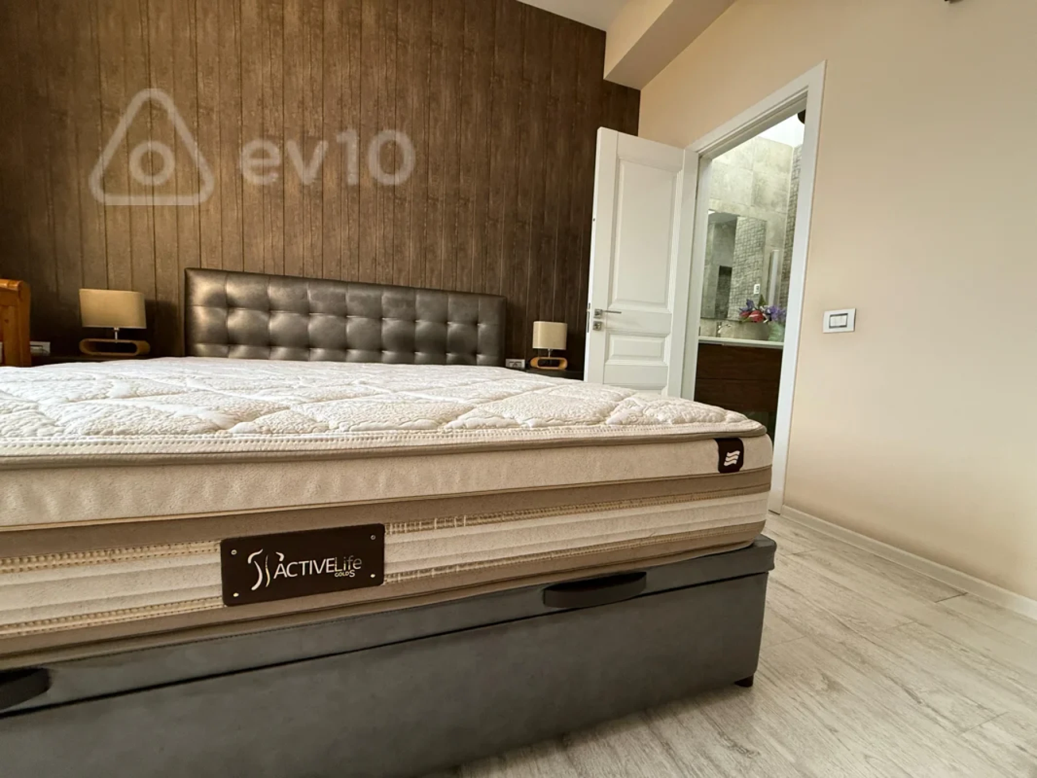 Kirayə verilir 4 otaqlı yeni tikili 190 m²