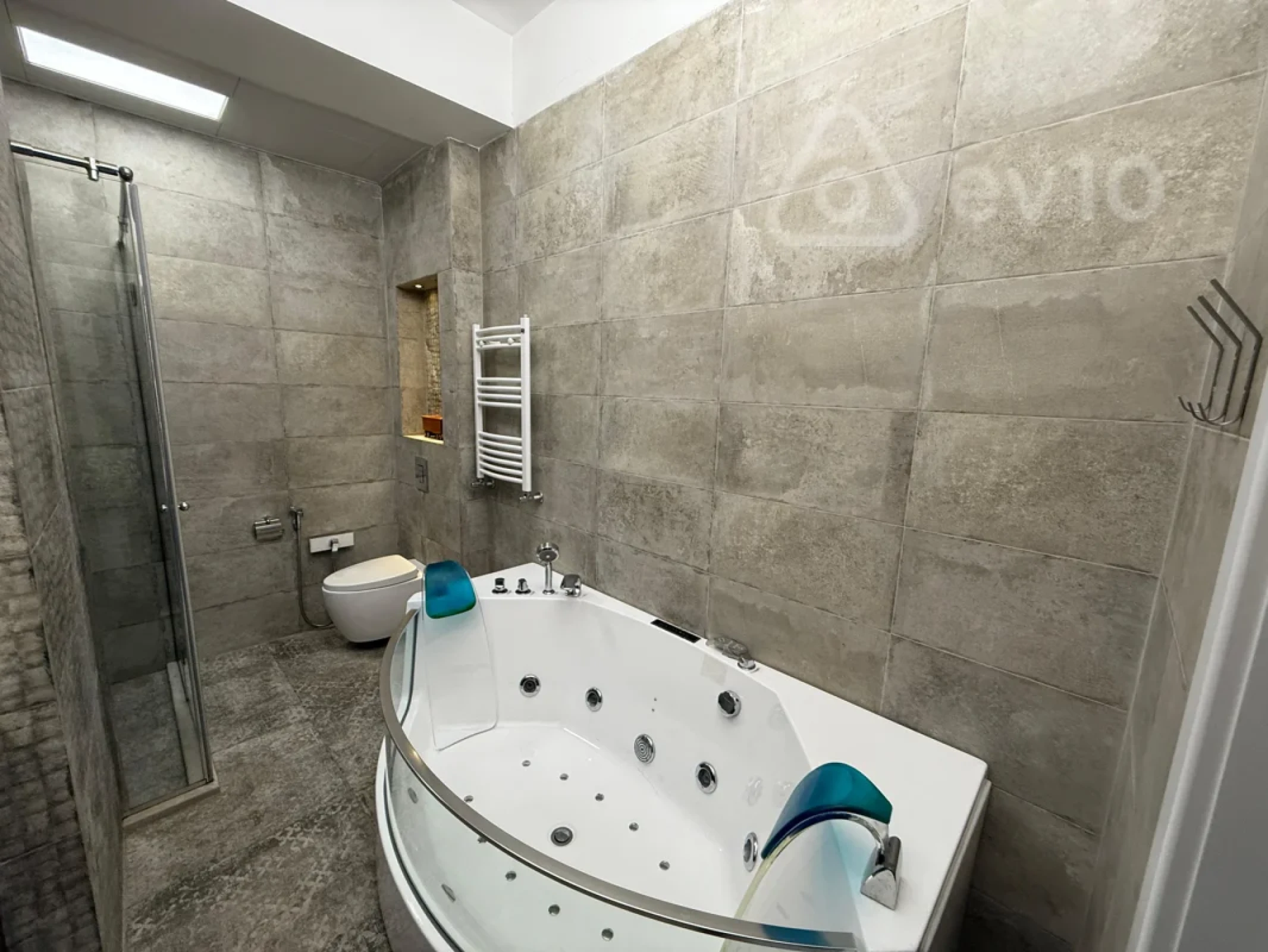 Kirayə verilir 4 otaqlı yeni tikili 190 m²