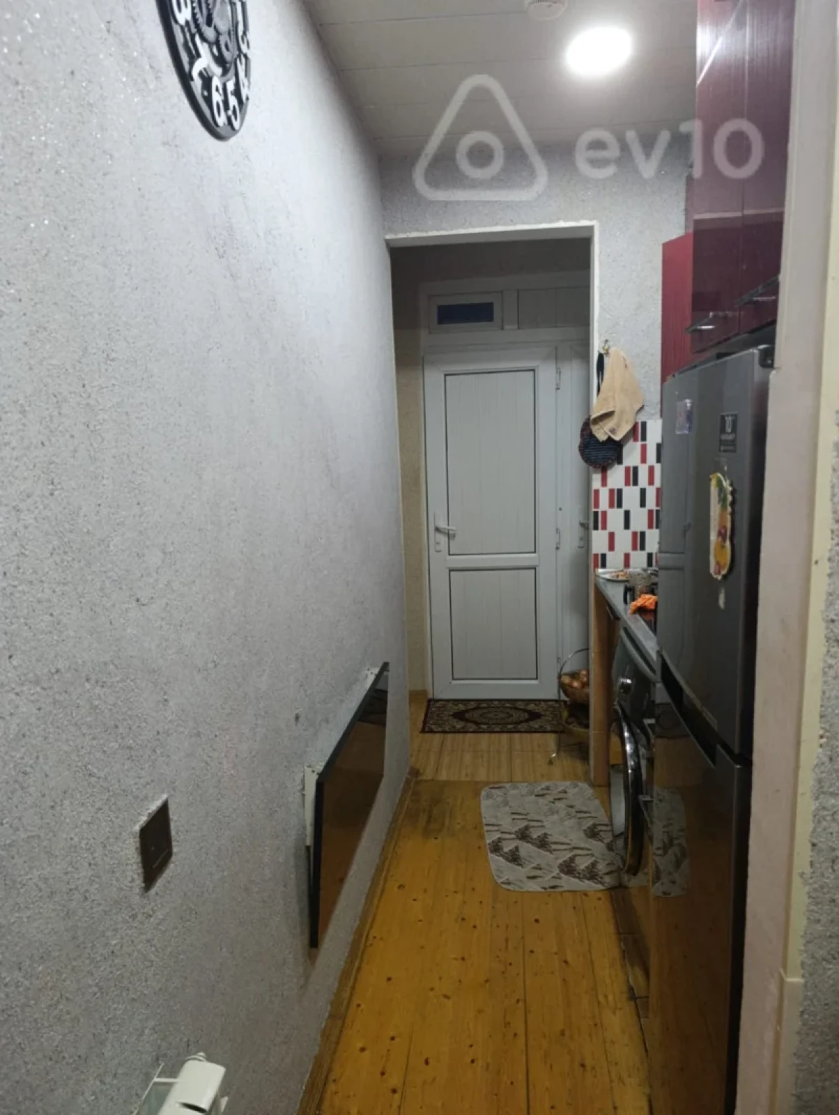 Satılır 2 otaqlı köhnə tikili 45 m²