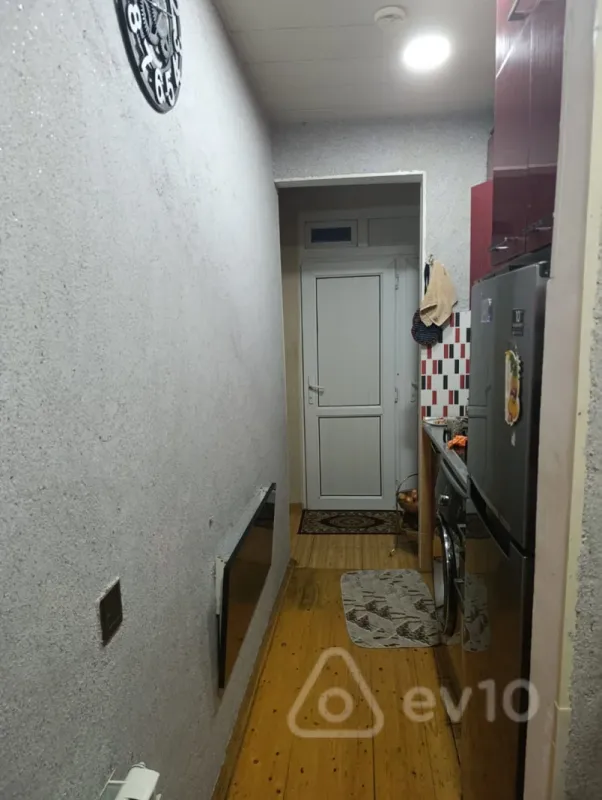 Satılır 2 otaqlı köhnə tikili 45 m²
