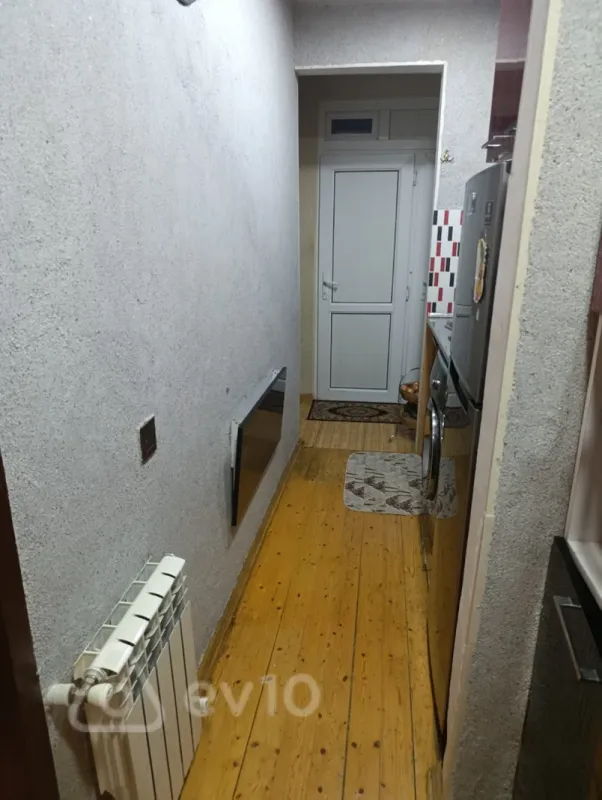 Satılır 2 otaqlı köhnə tikili 45 m²