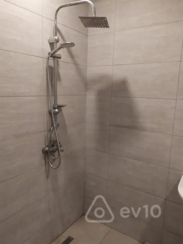 Kirayə verilir 2 otaqlı yeni tikili 88 m²