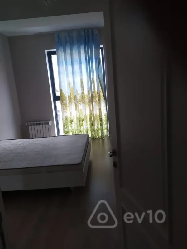 Kirayə verilir 2 otaqlı yeni tikili 88 m²