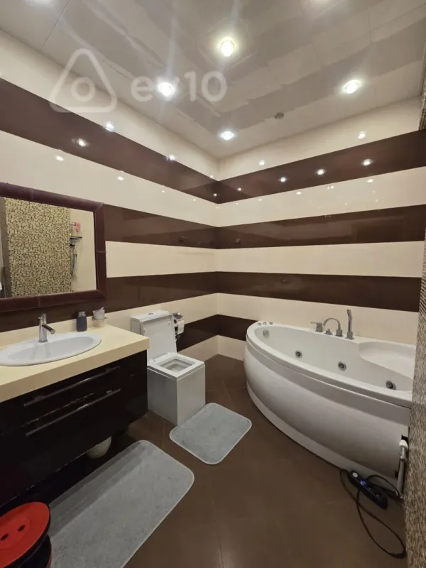 Satılır 3 otaqlı yeni tikili 158 m²